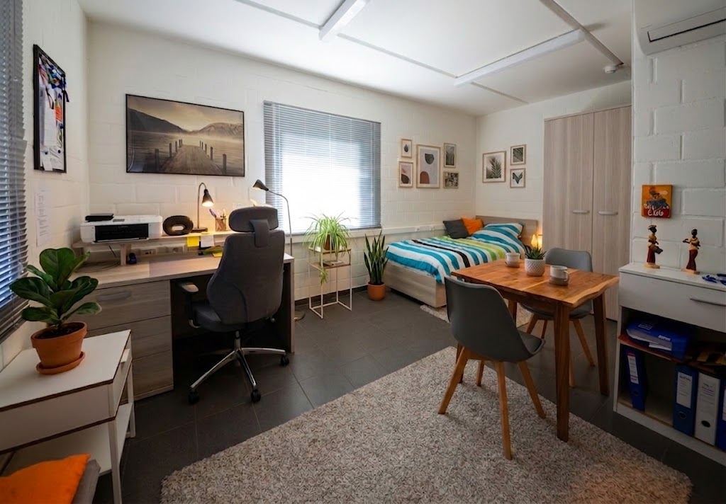 Ruime studio met airco en zithoek